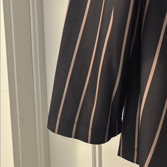 SHEIN Black and White Pinstriped Blazer - Picture 7 of 9